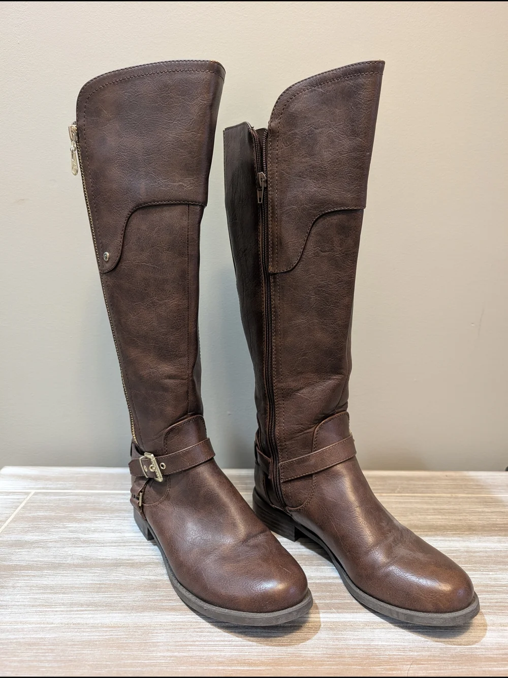 ​Brown Riding Boots Knee High GUESS Womens Side Zip Ankle Strap Flat Size 8 M